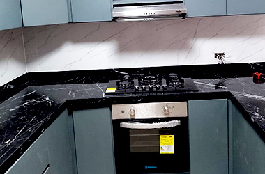 Piedra_sinterizada_negra_betas_blancas